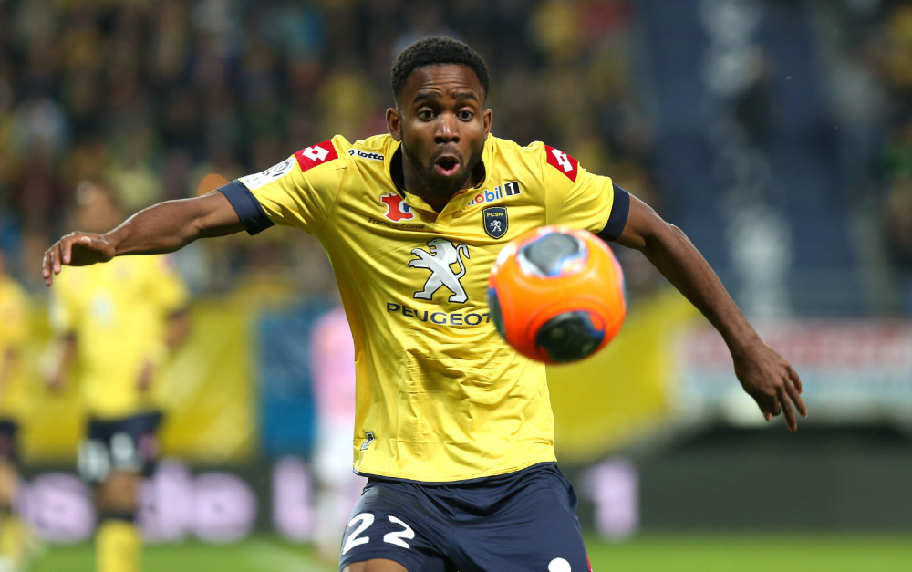 cedric-bakambu-a-debute-sous-les-couleurs-sochaliennes-1546019022.jpg